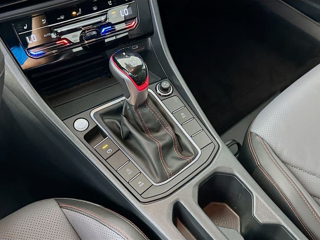 2025 Volkswagen Jetta GLI - Image 16