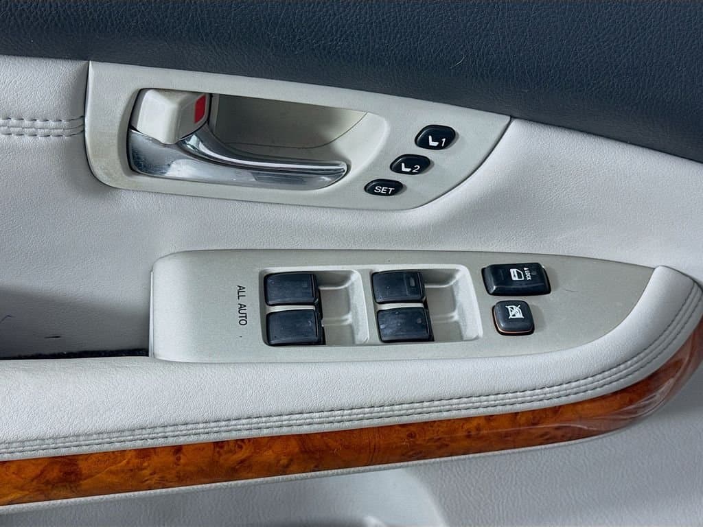 2007 LEXUS RX - Image 20