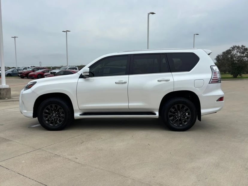 2023 Lexus GX - Image 2