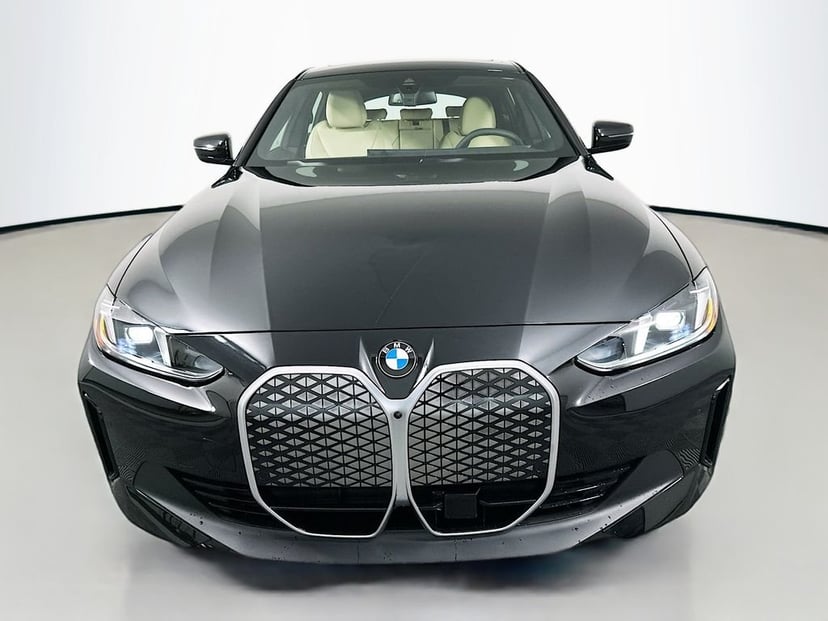 2026 BMW i4 - Image 2