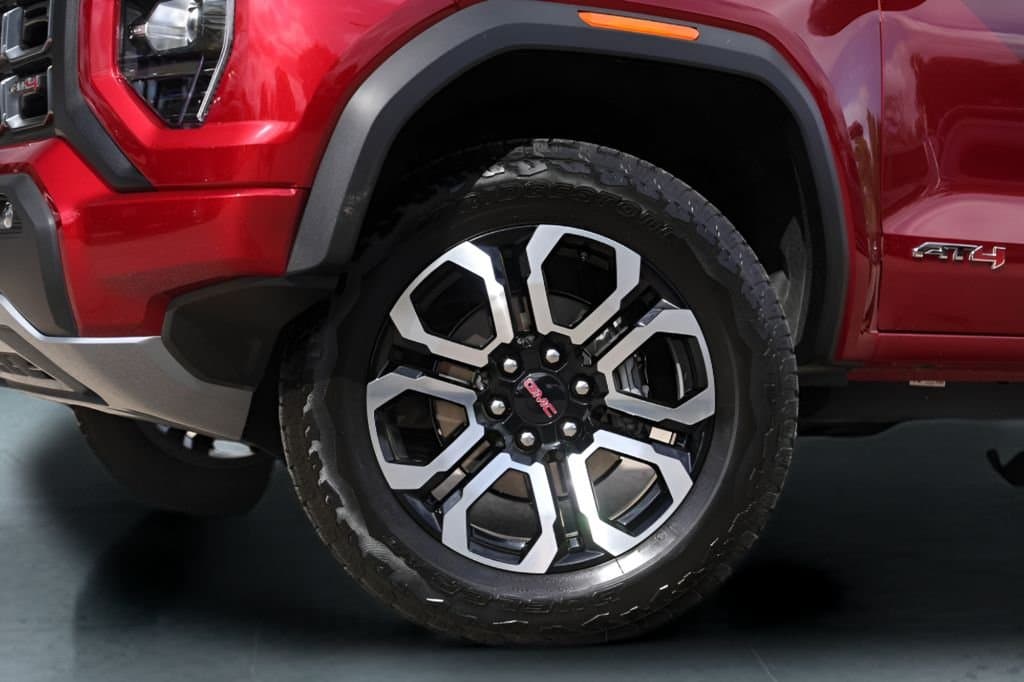 2026 GMC Canyon - Image 4