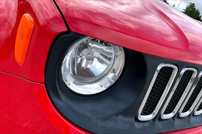 2016 Jeep Renegade - Image 28