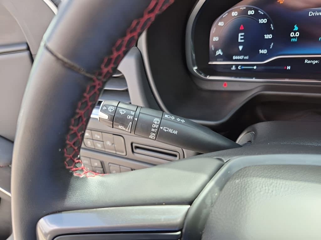 2023 Chevrolet Suburban - Image 36