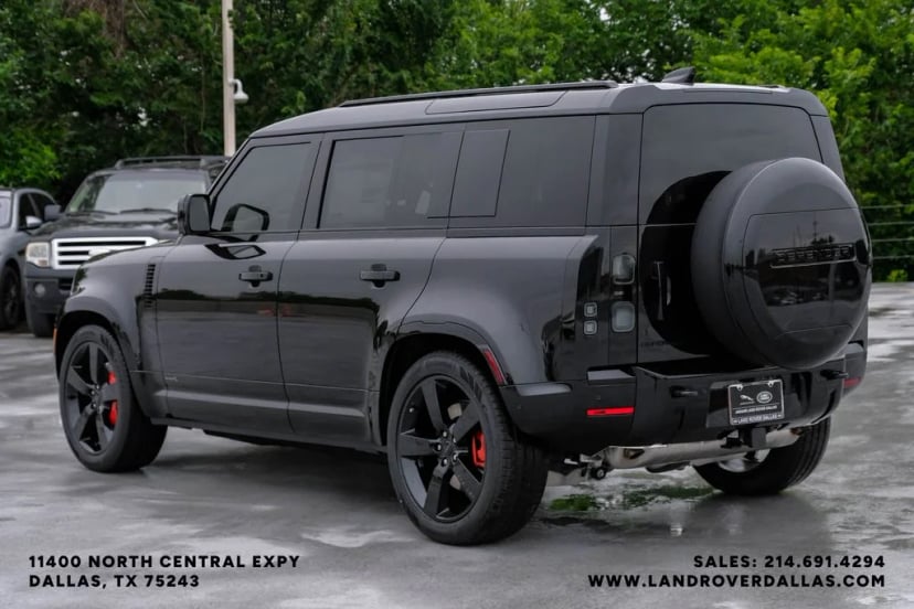 2026 Land Rover Defender 110 - Image 10