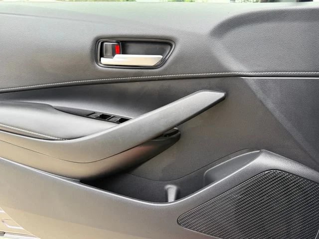 2025 Toyota Corolla Hatchback - Image 23