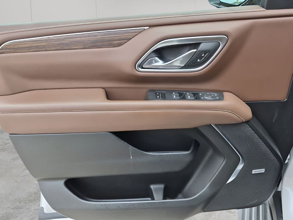 2023 Chevrolet Suburban - Image 26