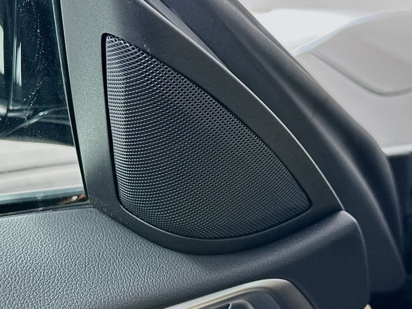 2025 BMW 4 Series - Image 19