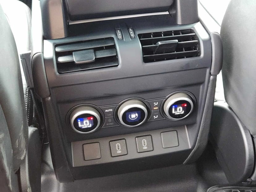 2026 LAND ROVER Defender 110 - Image 31