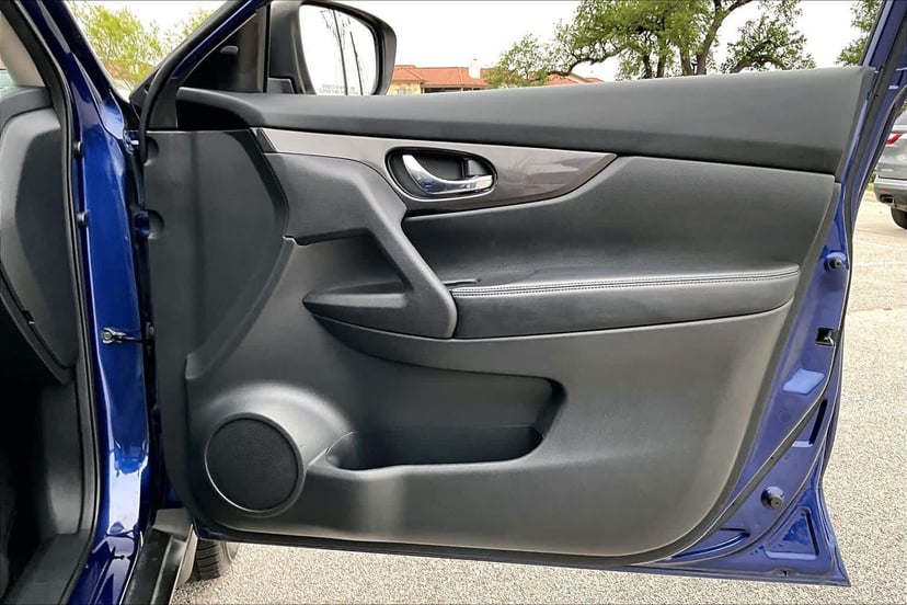 2019 Nissan Rogue - Image 23