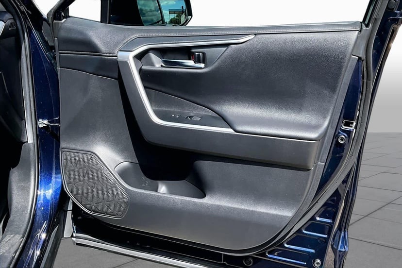 2020 Toyota RAV4 Hybrid - Image 23