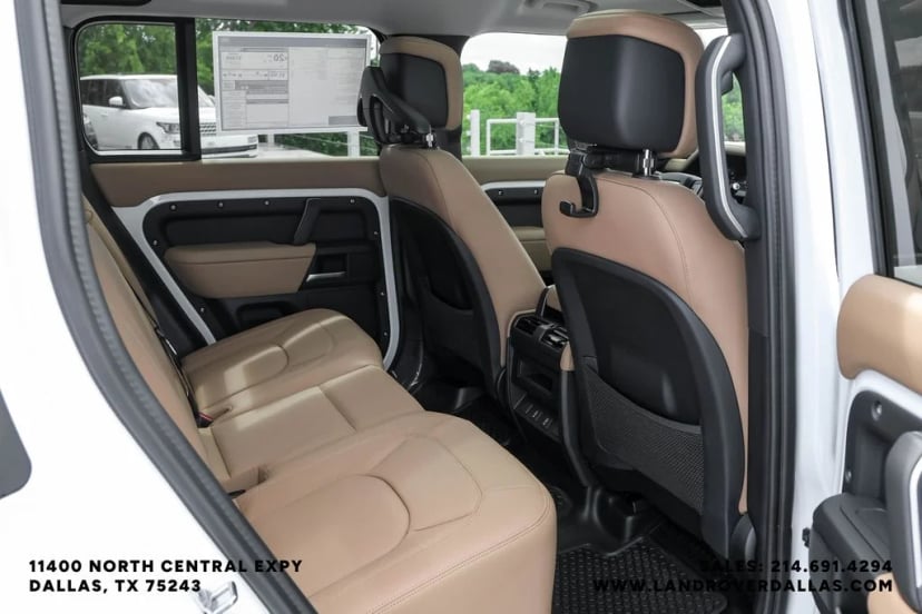 2026 Land Rover Defender 110 - Image 34