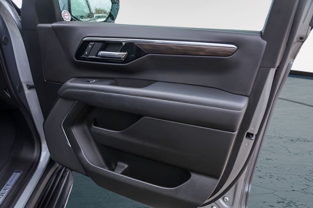 2025 Chevrolet Tahoe - Image 30