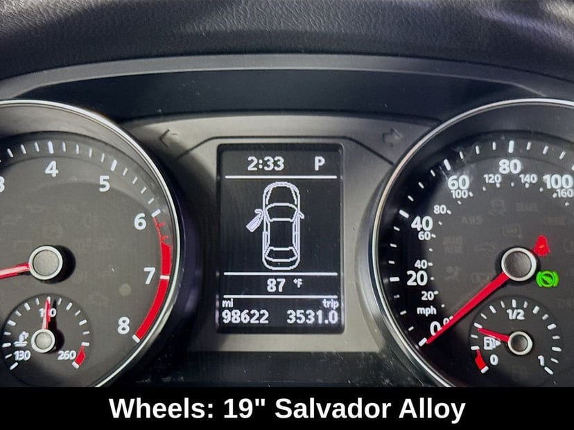 2017 Volkswagen Passat - Image 15