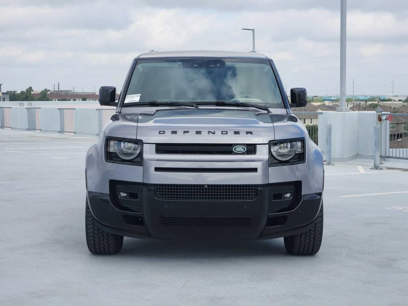 2024 Land Rover Defender - Image 2