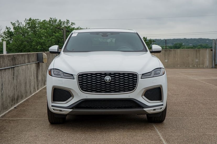 2026 Jaguar F-PACE - Image 2
