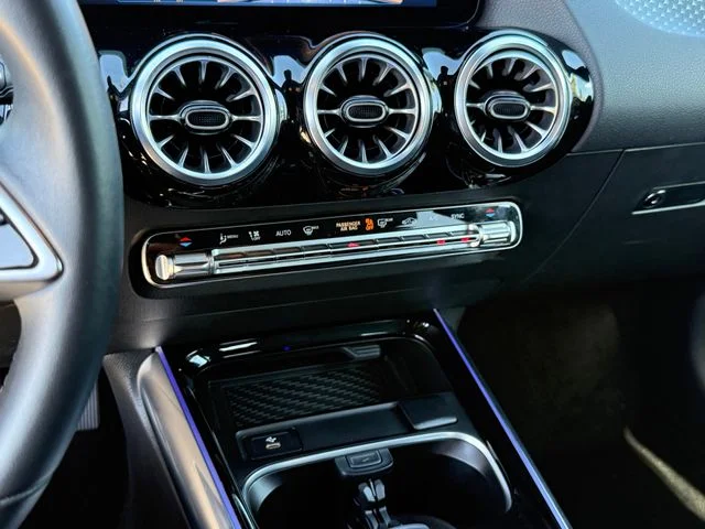 2025 Mercedes-Benz GLA - Image 16