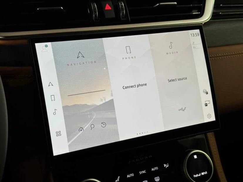 2026 Jaguar F-PACE - Image 23