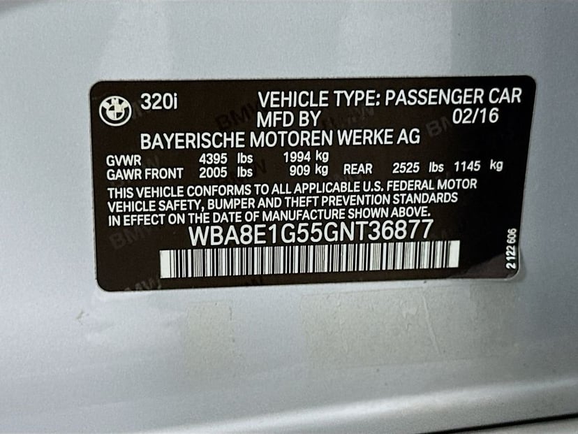 2016 BMW 3 Series - Image 32