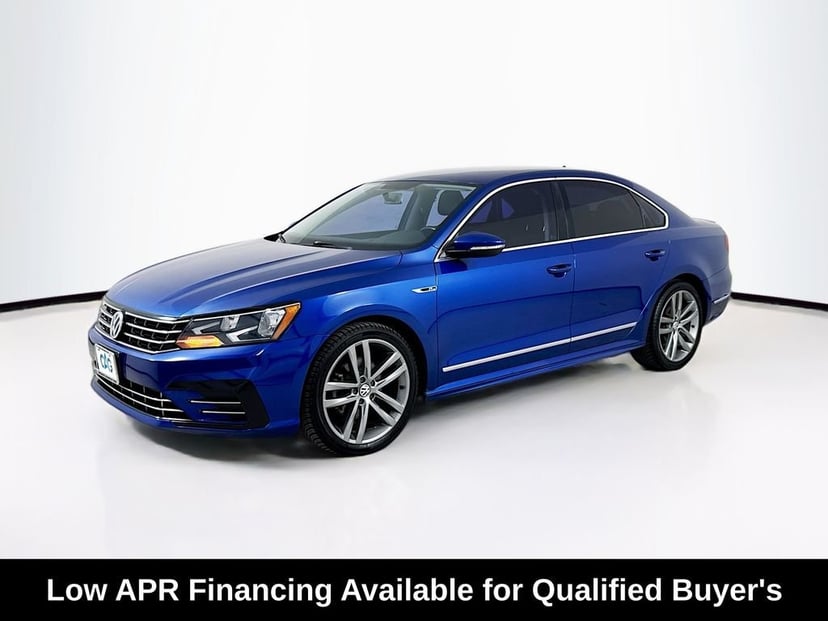 2017 Volkswagen Passat - Image 3