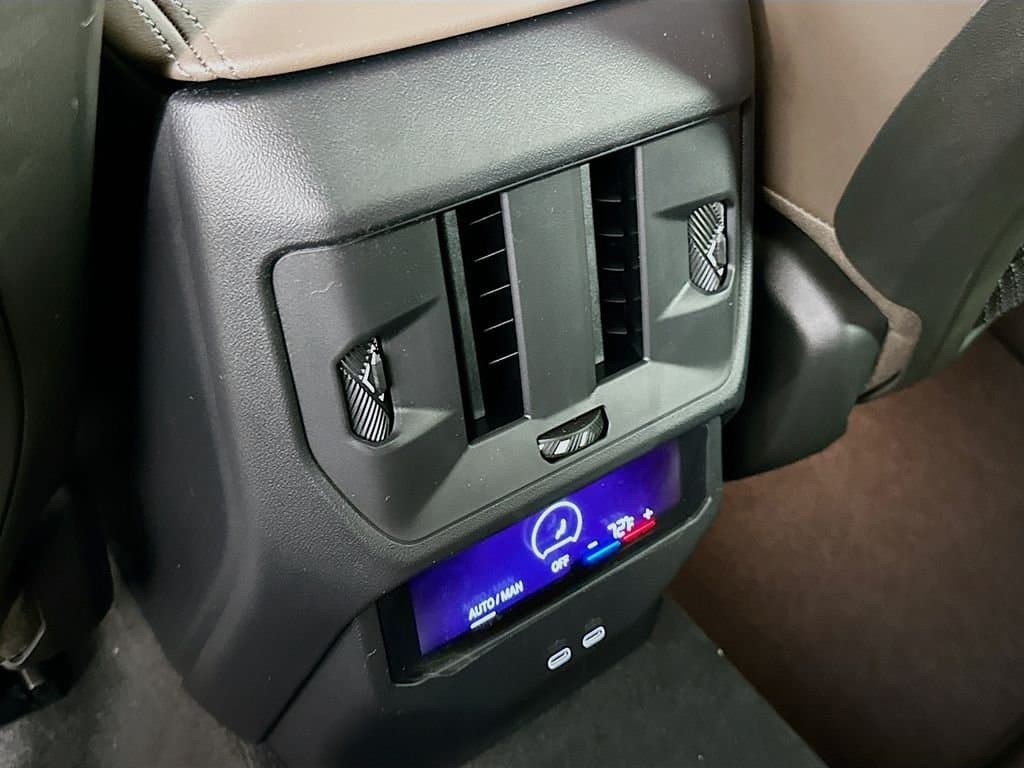 2025 BMW X3 - Image 18