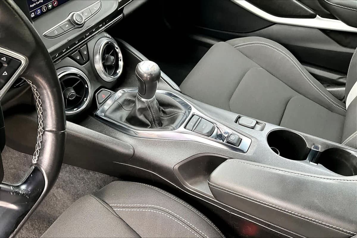 2021 Chevrolet Camaro - Image 16