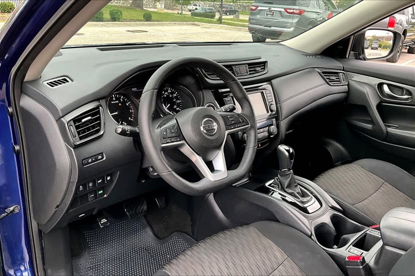 2019 Nissan Rogue - Image 18
