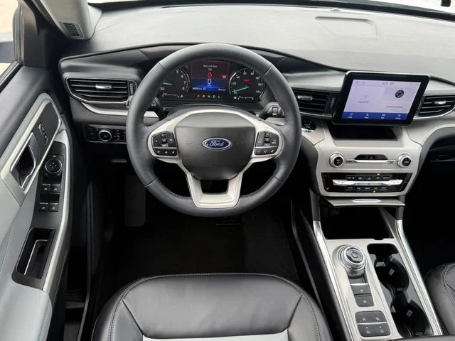 2023 Ford Explorer - Image 26