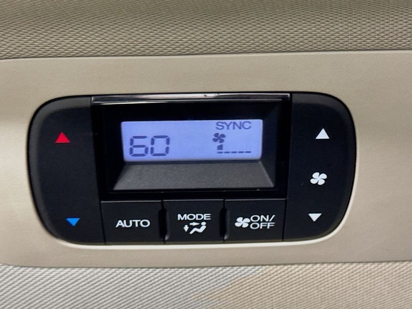 2015 Honda Odyssey - Image 31