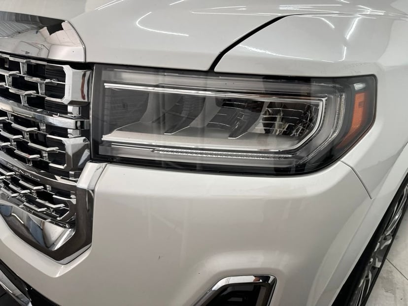 2021 GMC Acadia - Image 26