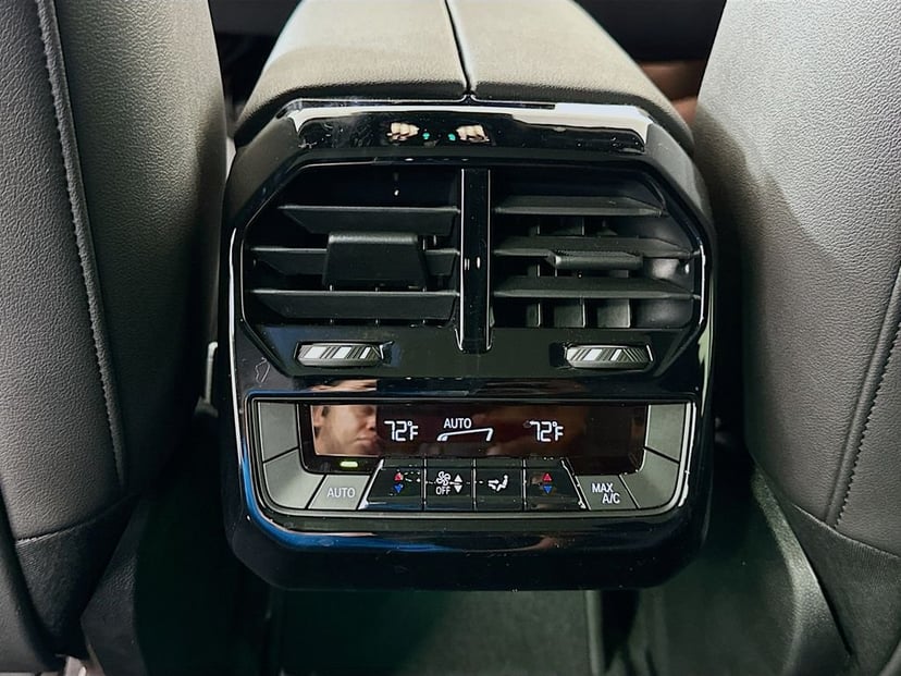 2024 BMW iX - Image 25