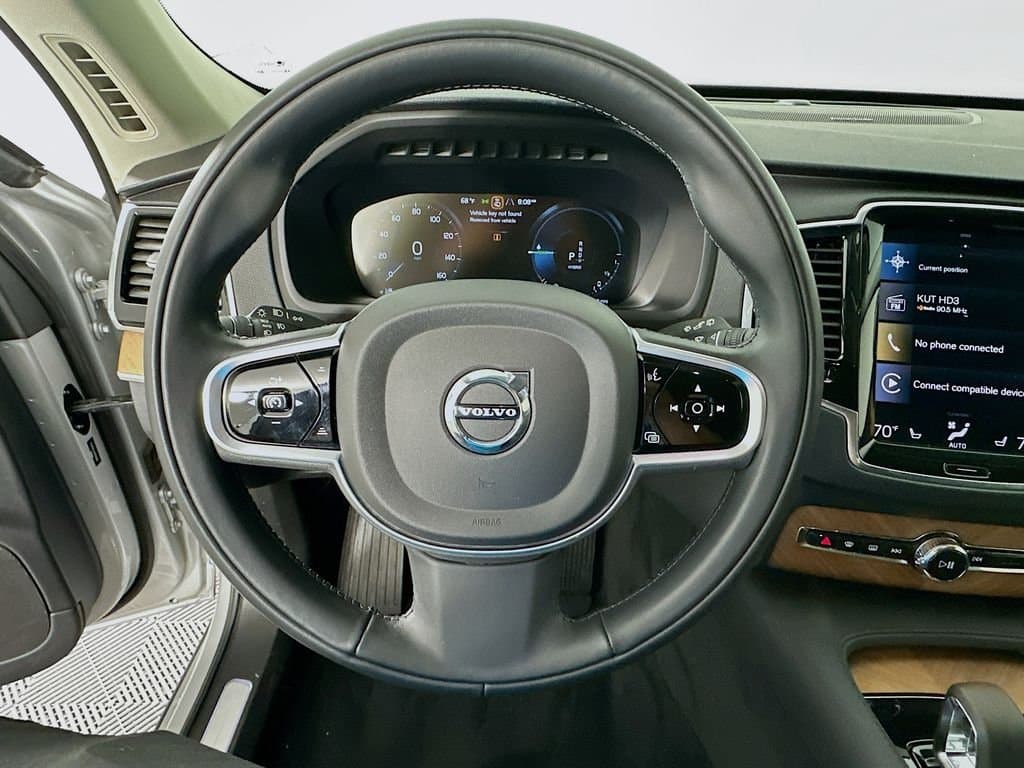 2022 Volvo XC90 Recharge Plug-In Hybrid - Image 11