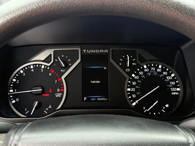 2022 Toyota Tundra - Image 15