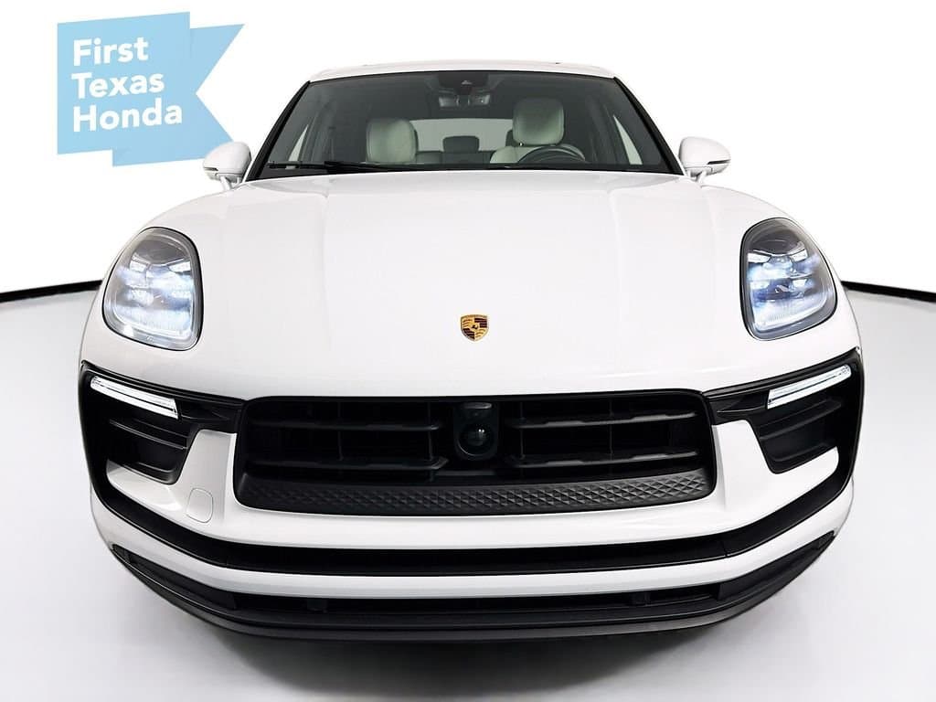 2024 PORSCHE Macan - Image 3