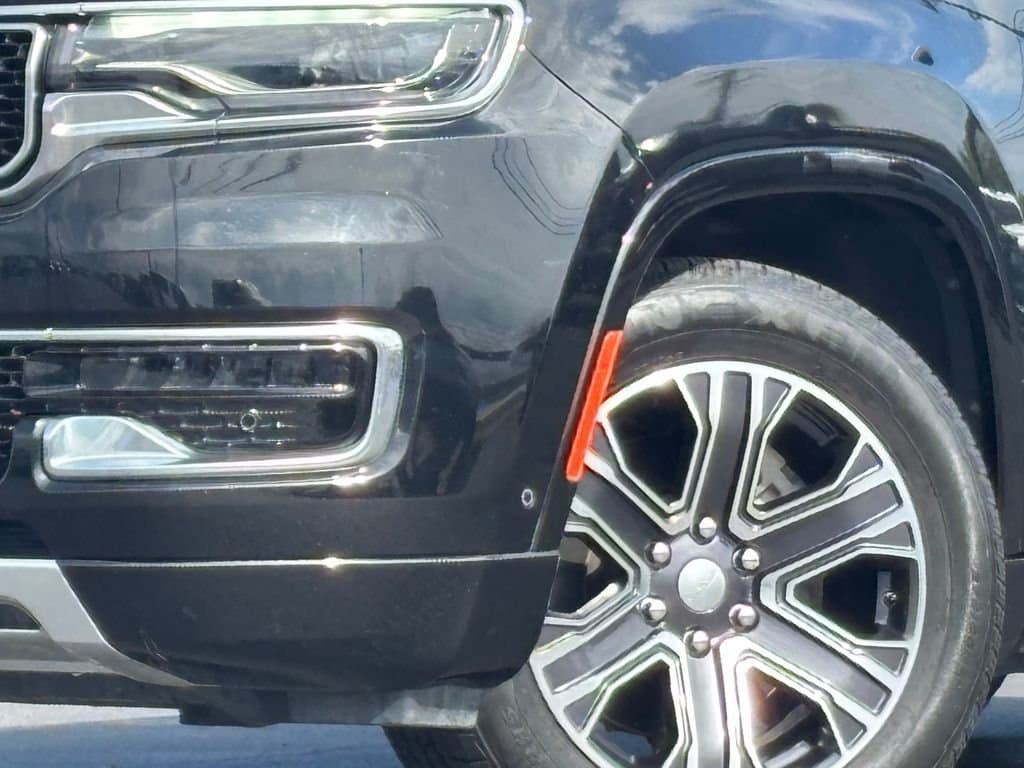 2024 Jeep Wagoneer - Image 2