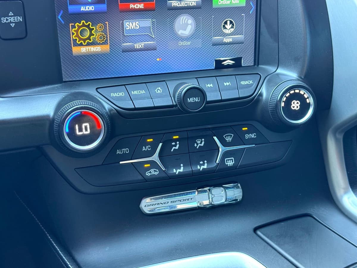 2019 Chevrolet Corvette - Image 29