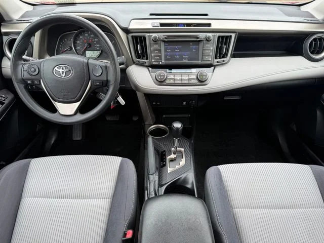 2015 Toyota RAV4 - Image 24
