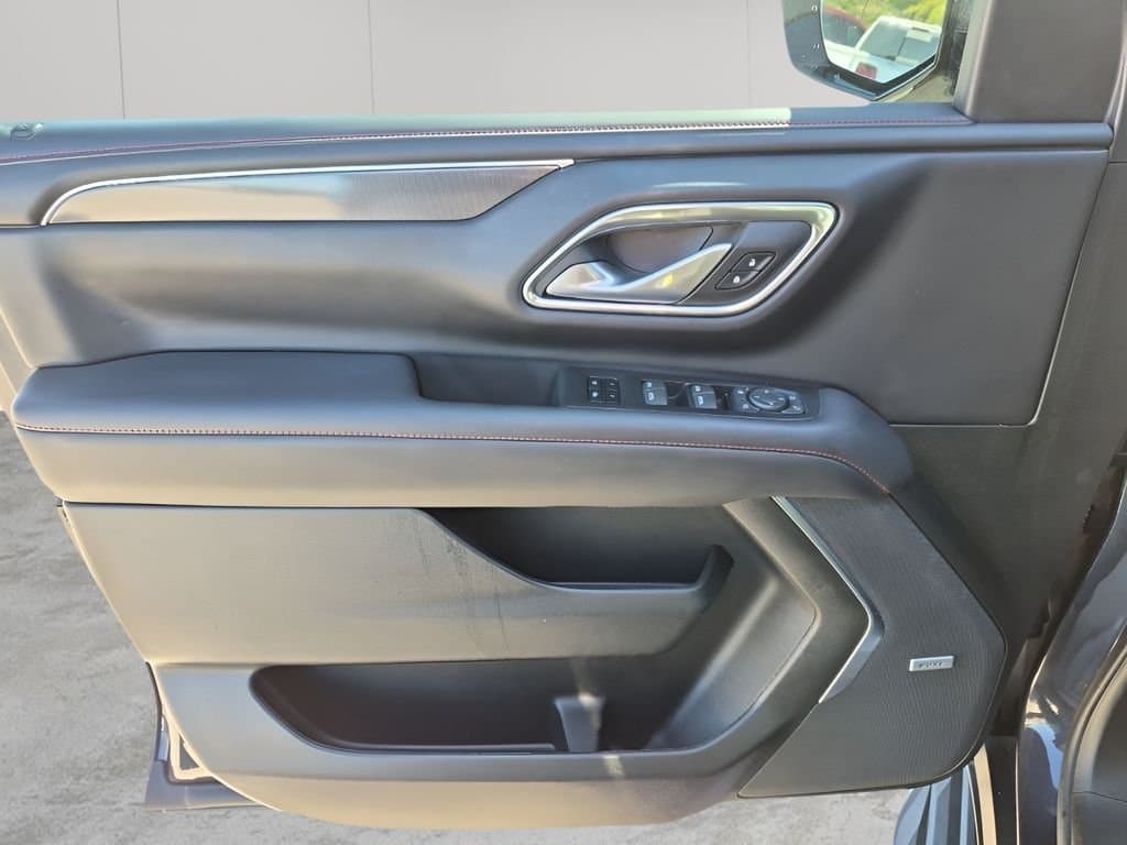 2022 Chevrolet Suburban - Image 26