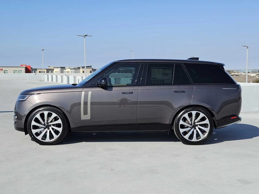 2026 LAND ROVER Range Rover - Image 4