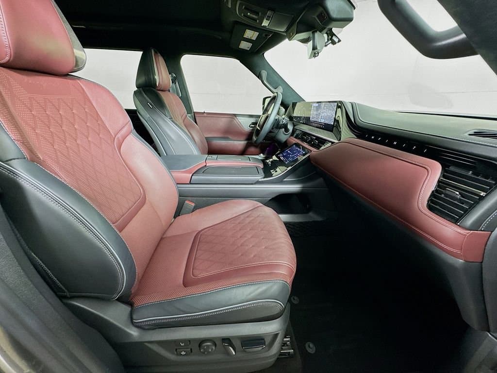 2025 INFINITI QX80 - Image 39