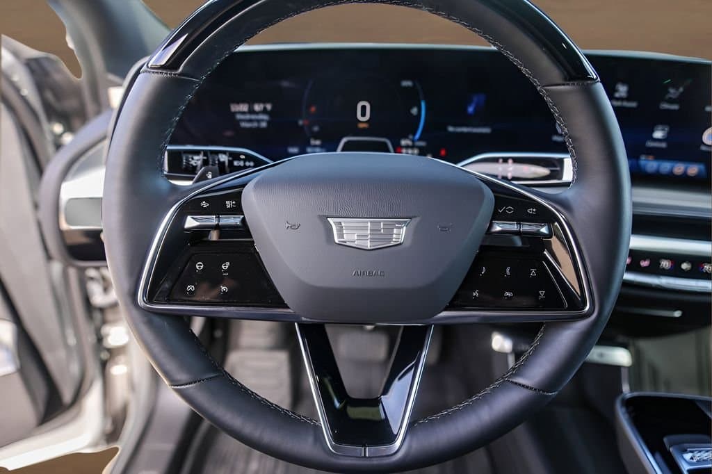 2025 Cadillac LYRIQ - Image 12