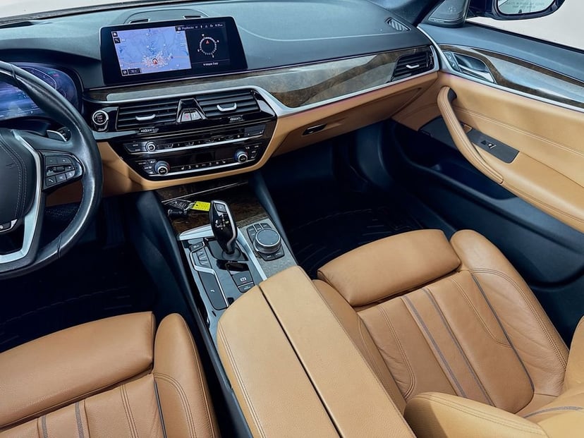 2020 BMW 5 Series - Image 31
