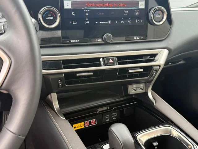 2024 Lexus RX - Image 21