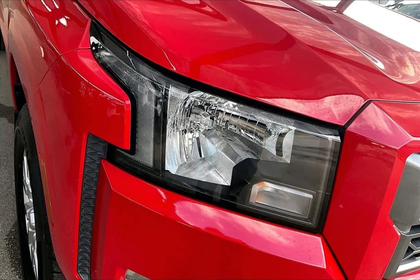 2022 Nissan Frontier - Image 27