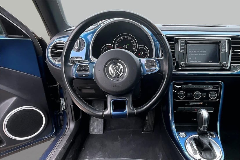 2018 Volkswagen Beetle - Image 6