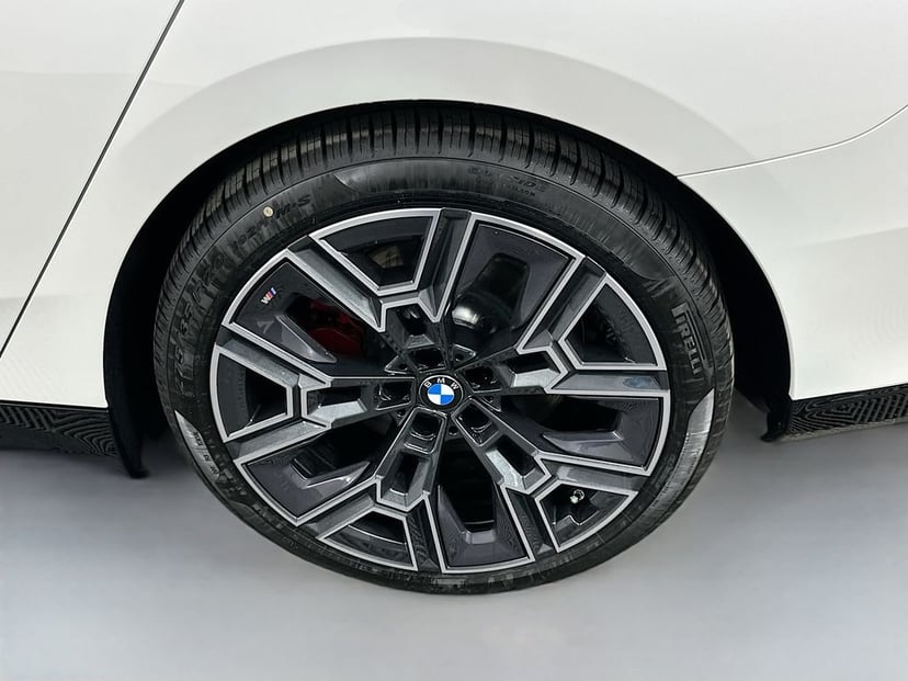 2026 BMW i5 - Image 23