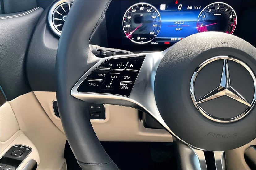 2025 Mercedes-Benz GLA 250 - Image 24