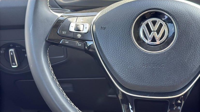 2021 Volkswagen Tiguan - Image 17