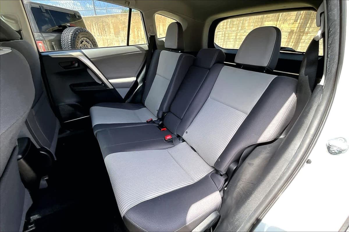 2013 Toyota RAV4 - Image 24