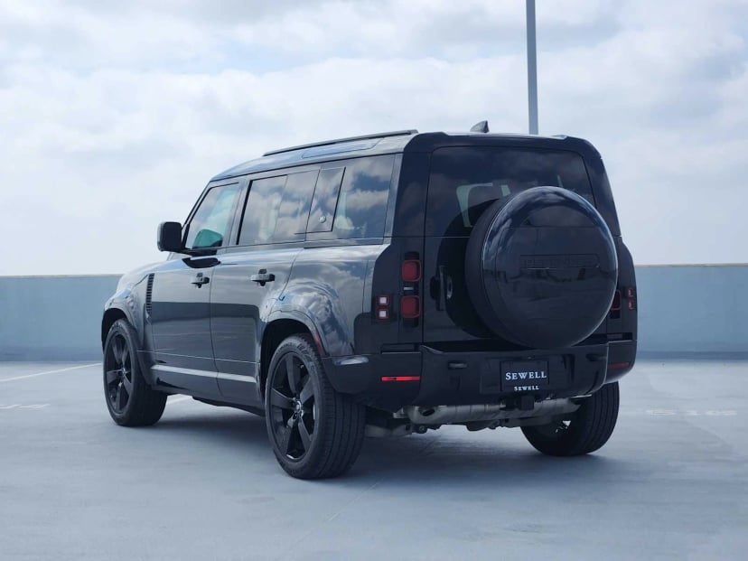 2024 Land Rover Defender - Image 7