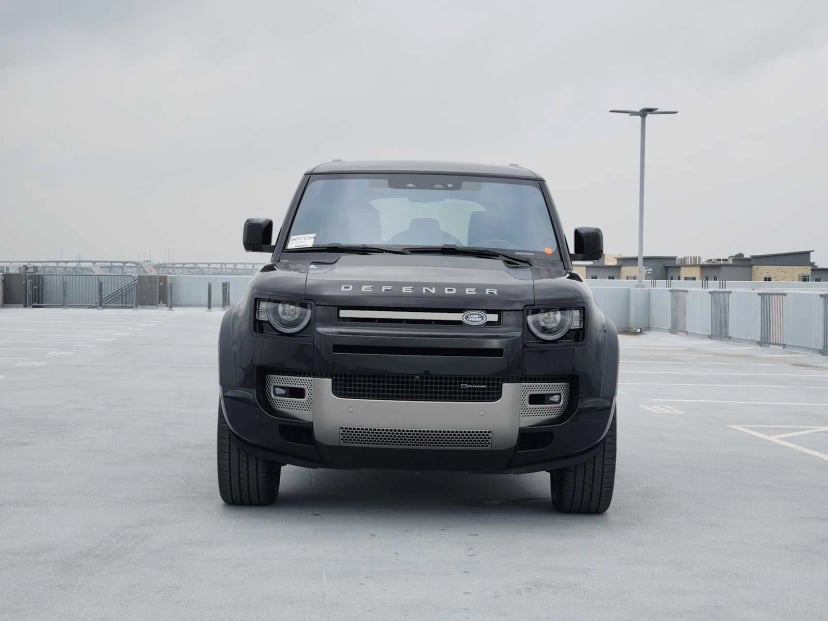 2022 Land Rover Defender - Image 2